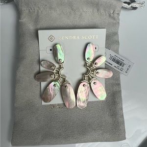 Kendra Scott Ashlynn Statement earrings in brown mother of pearl